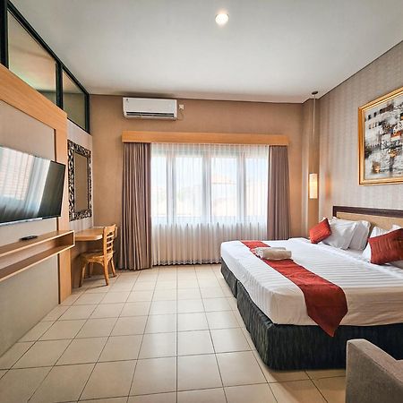 Svarna Suites Seminyak Extérieur photo